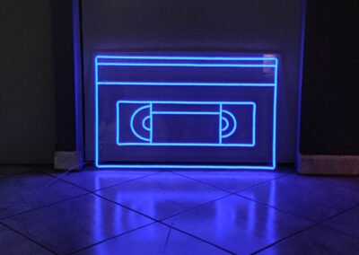 NEON ΕΠΙΓΡΑΦΗ ΚΑΣΕΤΑ
